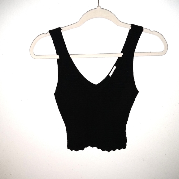 debut Tops - 💥😜 5/$20 🎀 Black Scallop Tank Top